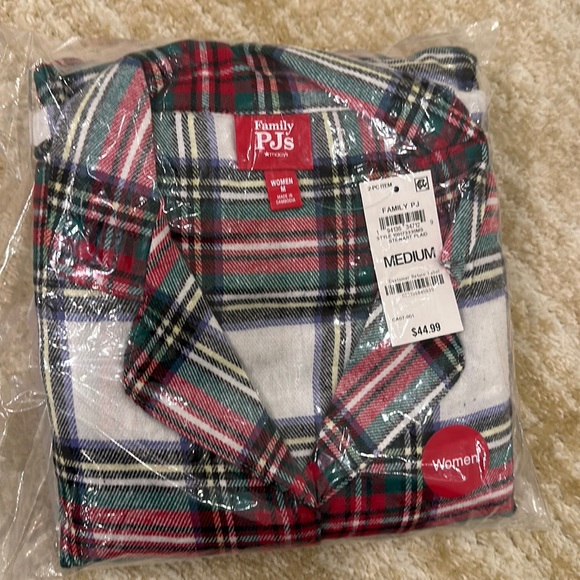NEW Macy’s Women’s Stewart plaid flannel pajama set - Picture 3 of 3
